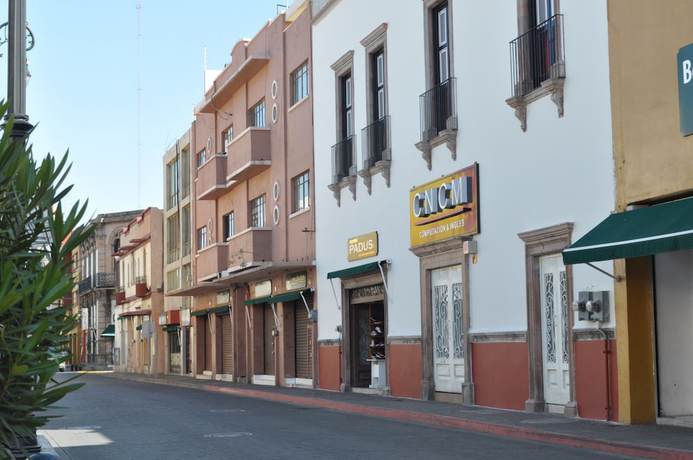 Imagen de los exteriores del Hotel San Carlos, Irapuato. Foto 14