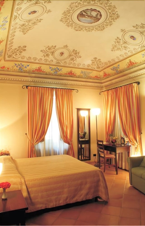 Imagen de la habitación del Hotel San Claudio. Foto 9