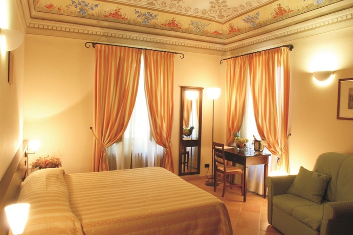 Imagen de la habitación del Hotel San Claudio. Foto 10