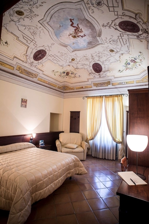 Imagen de la habitación del Hotel San Claudio. Foto 11