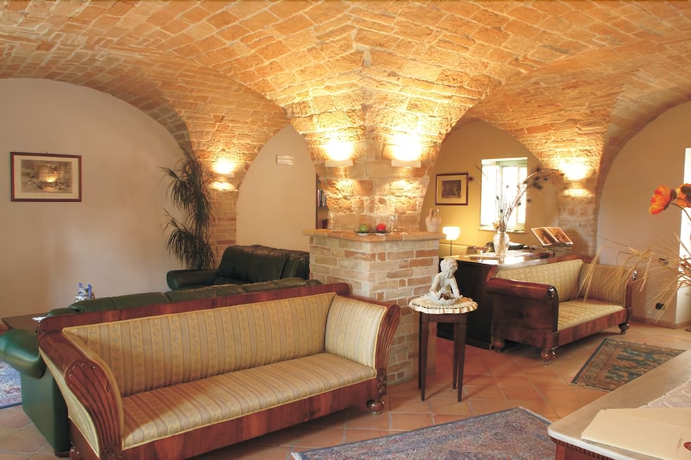 Imagen de la habitación del Hotel San Claudio. Foto 16