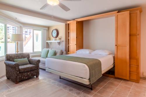 Imagen de la habitación del Hotel San Clemente Cove. Foto 3