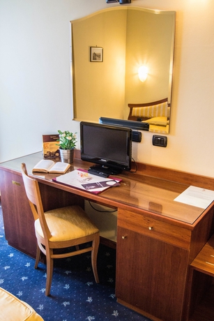 Imagen de la habitación del Hotel San Clemente. Foto 2