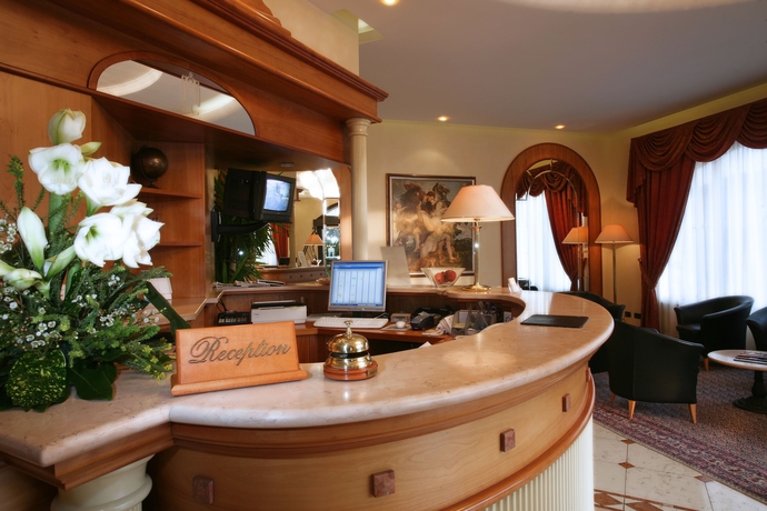 Imagen de los interiores del Hotel San Clemente. Foto 14