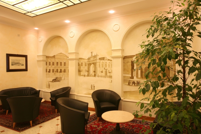 Imagen de los interiores del Hotel San Clemente. Foto 15