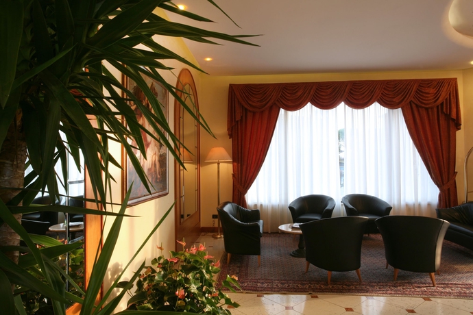 Imagen de los interiores del Hotel San Clemente. Foto 19