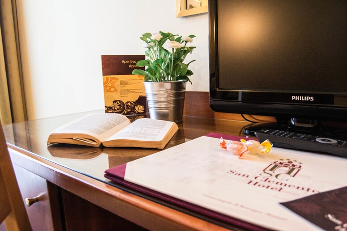 Imagen de la habitación del Hotel San Clemente. Foto 13