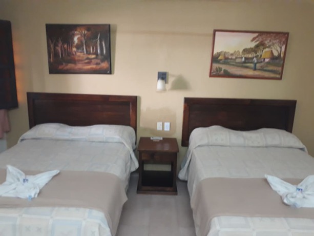 Imagen de la habitación del Hotel San Clemente, Valladolid. Foto 2