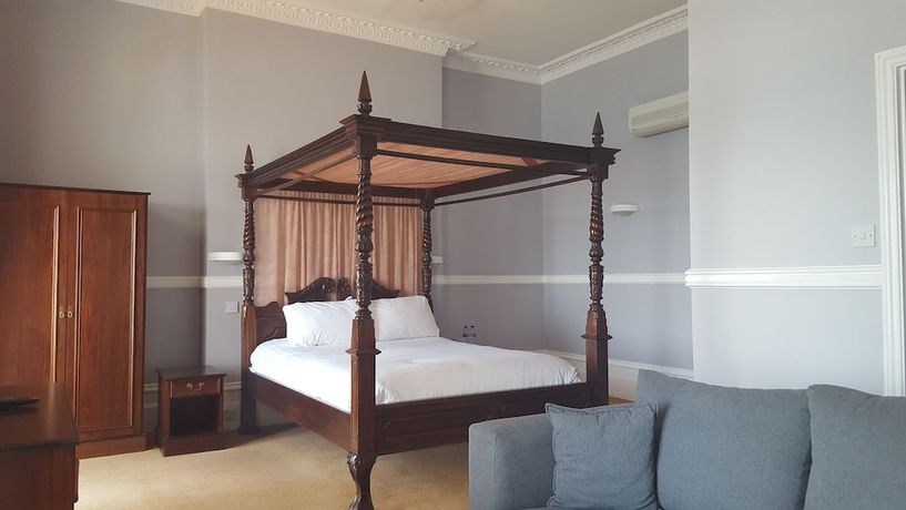 Imagen de la habitación del Hotel San Clu. Foto 3