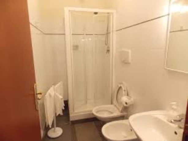 Imagen de la habitación del Hotel San Crispino. Foto 13