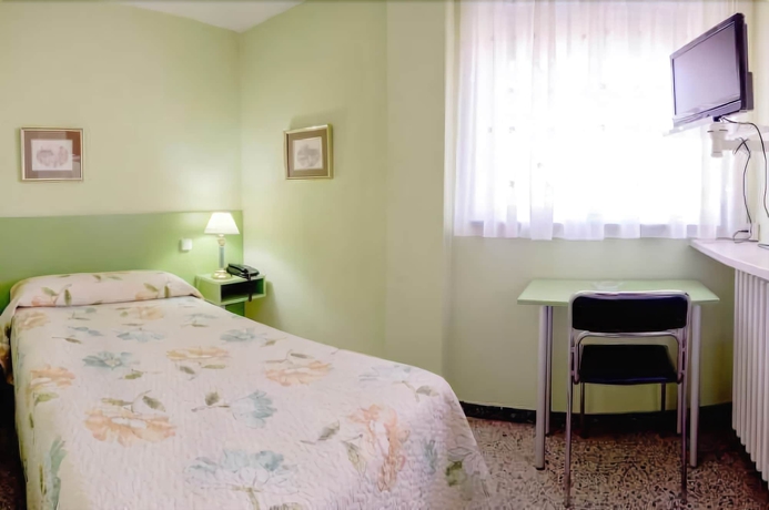 Imagen de la habitación del Hotel San Crist&oacute;bal, LA CIST&Eacute;RNIGA. Foto 6