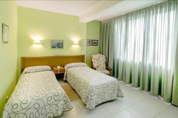 Imagen de la habitación del Hotel San Crist&oacute;bal, LA CIST&Eacute;RNIGA. Foto 7