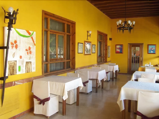 Imagen del bar/restaurante del Hotel San Crist&oacute;bal, LA CIST&Eacute;RNIGA. Foto 4