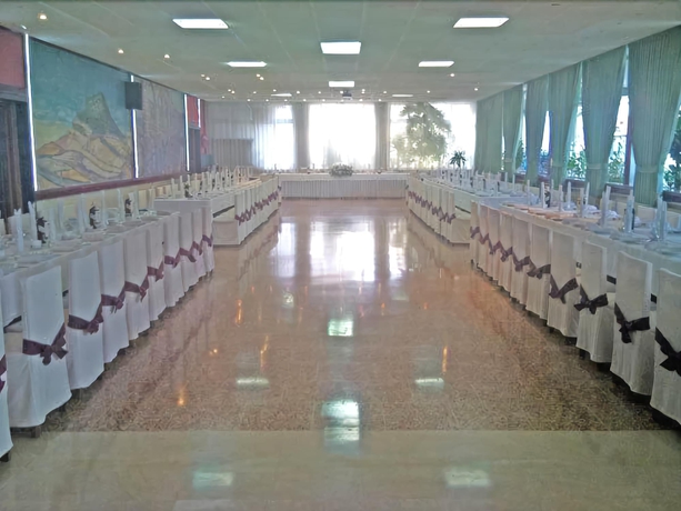 Imagen de los interiores del Hotel San Crist&oacute;bal, LA CIST&Eacute;RNIGA. Foto 16