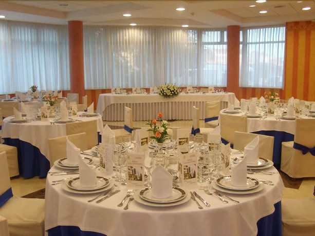 Imagen de los interiores del Hotel San Crist&oacute;bal, LA CIST&Eacute;RNIGA. Foto 17