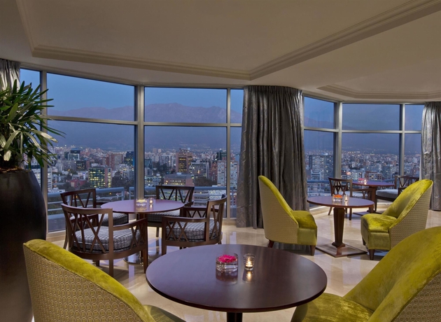 Imagen del bar/restaurante del Hotel San Cristobal Tower. Foto 4