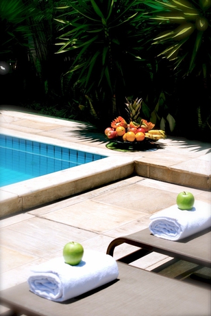 Imagen de la piscina del Hotel San Diego Convention Lourdes. Foto 15