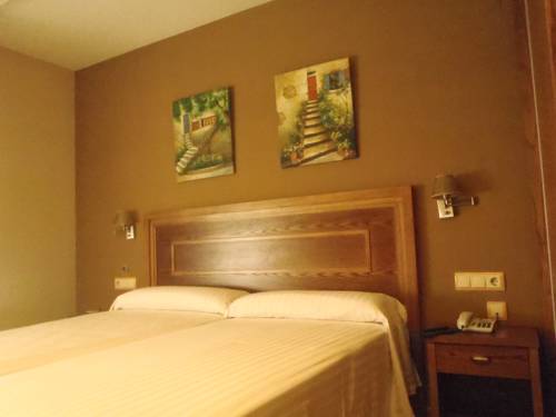 Imagen de la habitación del Hotel San Diego, Novelé. Foto 2