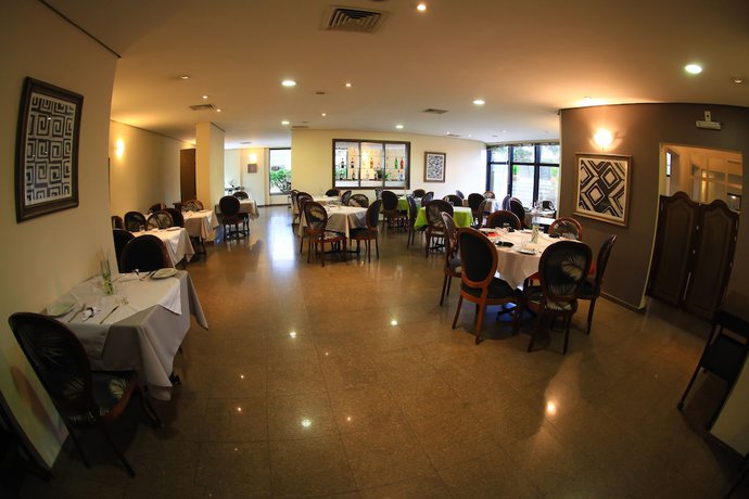 Imagen del bar/restaurante del Hotel San Diego Su&iacute;tes S&atilde;o Jos&eacute; dos Campos. Foto 3