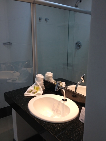 Imagen de la habitación del Hotel San Diego Suites Governador Valadares. Foto 4