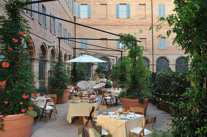 Imagen del bar/restaurante del Hotel San Domenico, Urbino. Foto 6