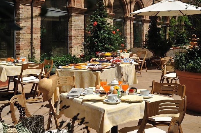 Imagen del bar/restaurante del Hotel San Domenico, Urbino. Foto 8