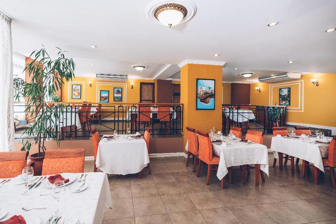 Imagen del bar/restaurante del Hotel San F&eacute;lix, Santiago de Cuba. Foto 4