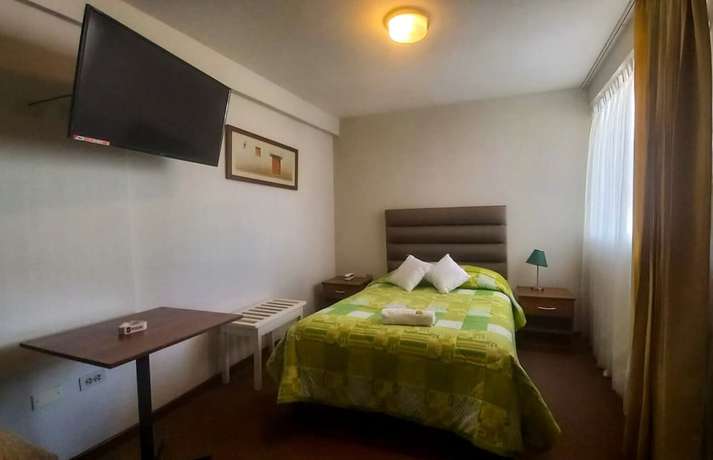 Imagen de la habitación del Hotel San Felipe Suites. Foto 11