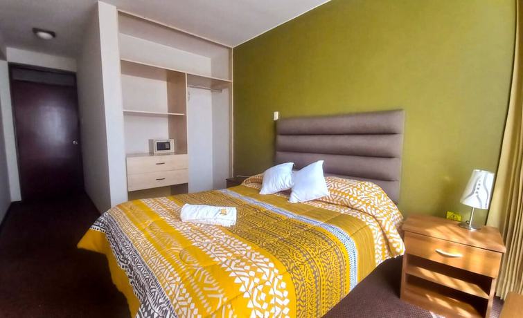 Imagen de la habitación del Hotel San Felipe Suites. Foto 17