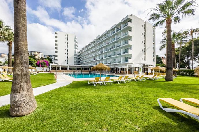 Imagen de la piscina del Hotel San Ferm&iacute;n by Dorobe. Foto 12