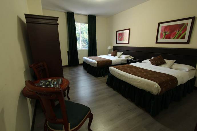 Imagen de la habitación del Hotel San Fernando Real. Foto 2