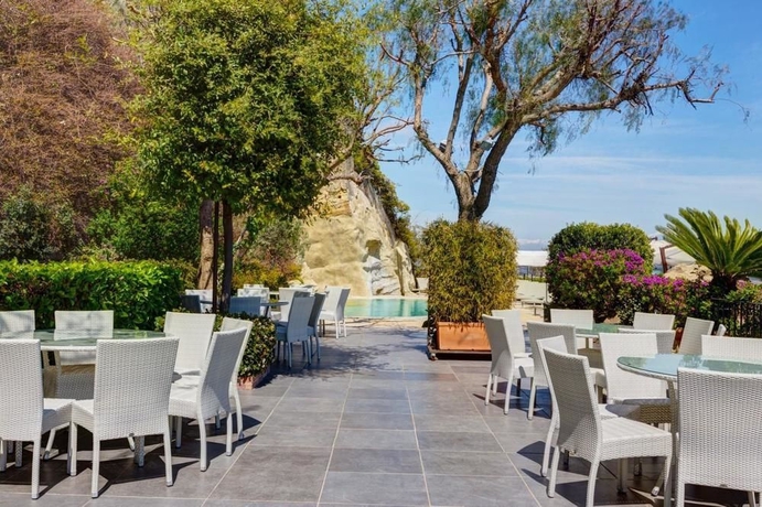 Imagen de la piscina del Hotel San Francesco Al Monte. Foto 16