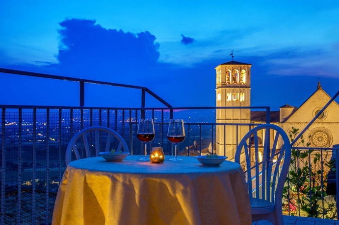 Imagen general del Hotel San Francesco, Asis. Foto 9