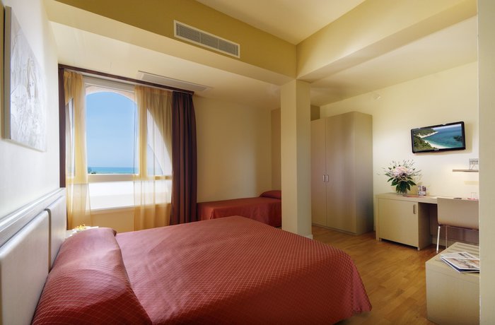 Imagen de la habitación del Hotel San Francesco, Loreto. Foto 13