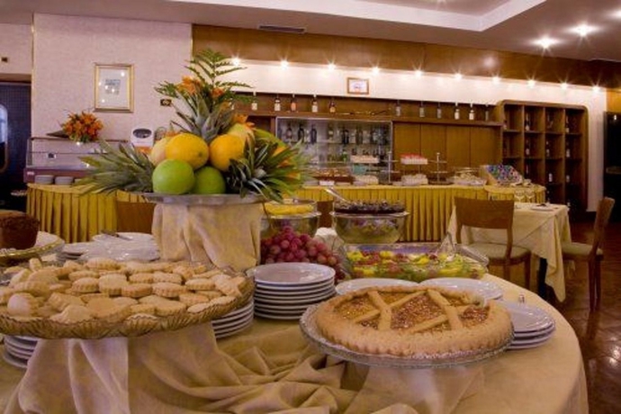 Imagen general del Hotel San Francesco, Roges. Foto 2