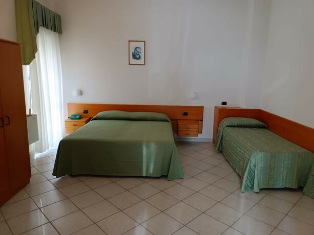 Imagen de la habitación del Hotel San Francesco, San Giovanni Rotondo. Foto 18