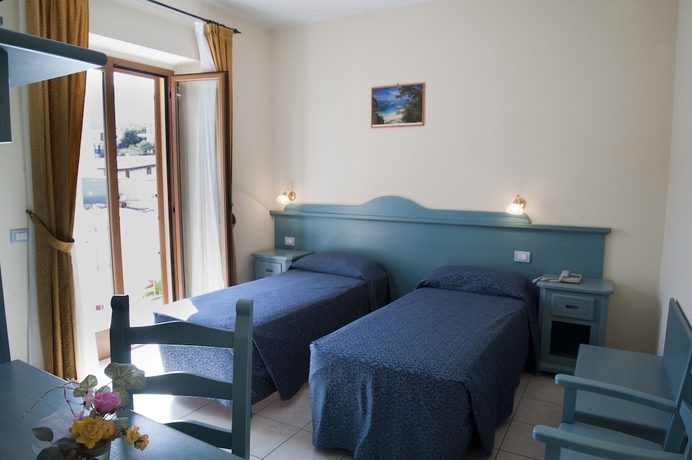 Imagen de la habitación del Hotel San Francisco, Cala Gonone. Foto 4