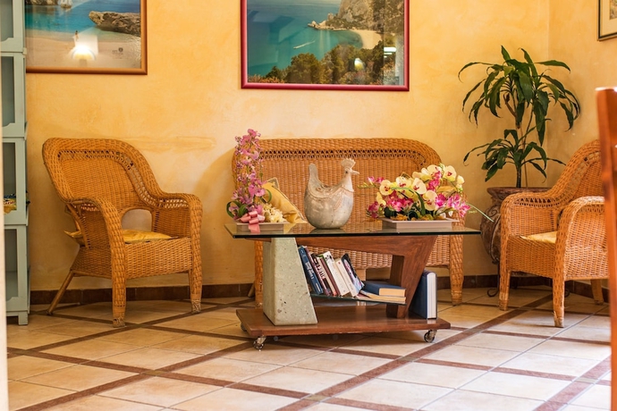 Imagen de los interiores del Hotel San Francisco, Cala Gonone. Foto 18