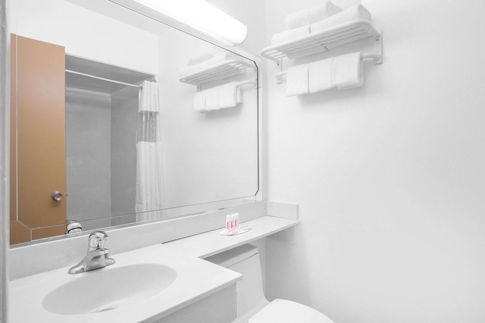 Imagen de la habitación del Hotel San Francisco Central. Foto 11