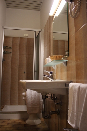 Imagen de la habitación del Hotel San Francisco, Milán. Foto 4