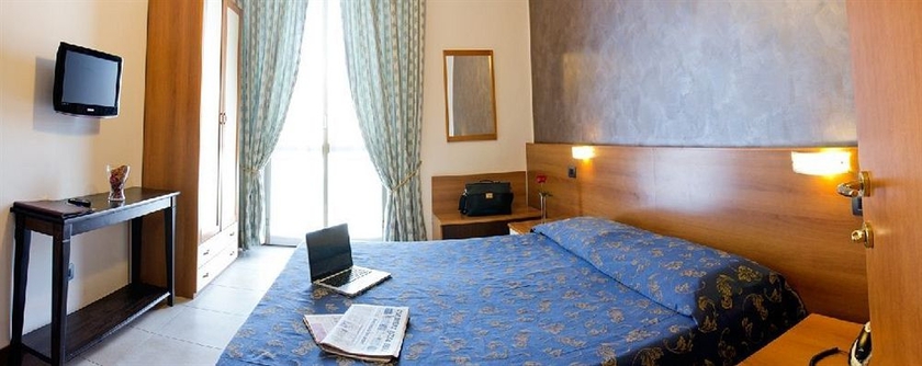 Imagen de la habitación del Hotel San Francisco, Milán. Foto 5