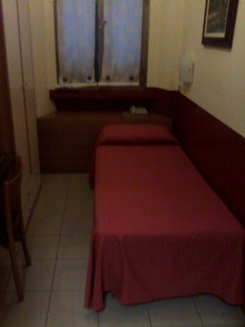 Imagen de la habitación del Hotel San Francisco, Milán. Foto 8