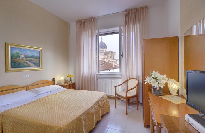 Imagen general del Hotel San Gabriele, Loreto. Foto 6