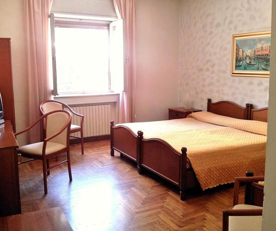 Imagen de la habitación del Hotel San Gabriele, Loreto. Foto 10