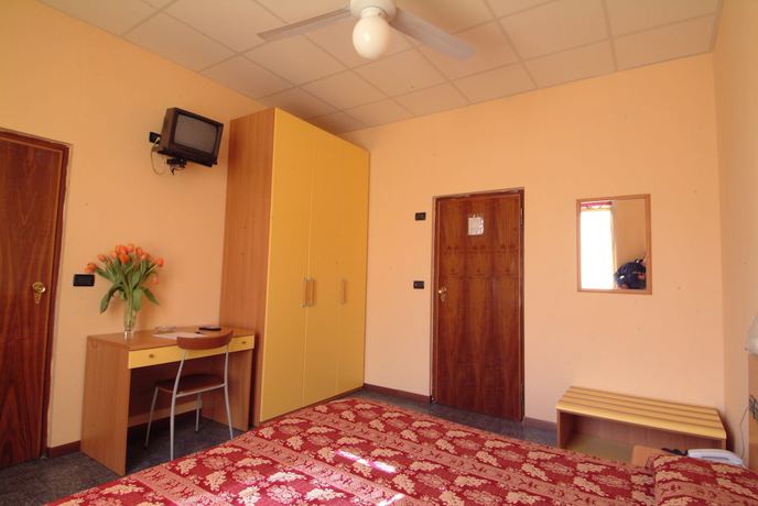 Imagen de la habitación del Hotel San Geminiano. Foto 5