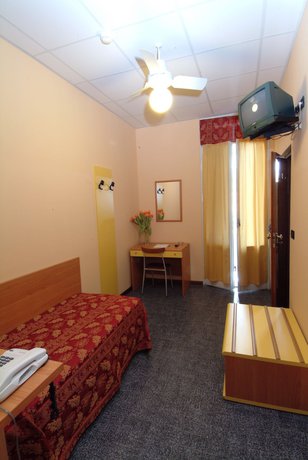 Imagen de la habitación del Hotel San Geminiano. Foto 17