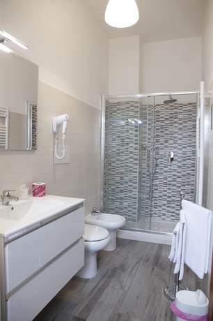 Imagen de la habitación del Hotel San Germano. Foto 18