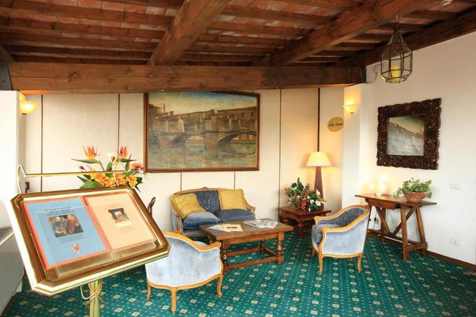 Imagen de los interiores del Hotel San Giorgio And Olimpic. Foto 10