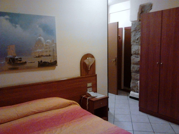 Imagen de la habitación del Hotel San Giorgio, Bergamo. Foto 4