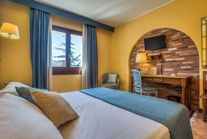 Imagen de la habitación del Hotel San Giorgio, Campobasso. Foto 7